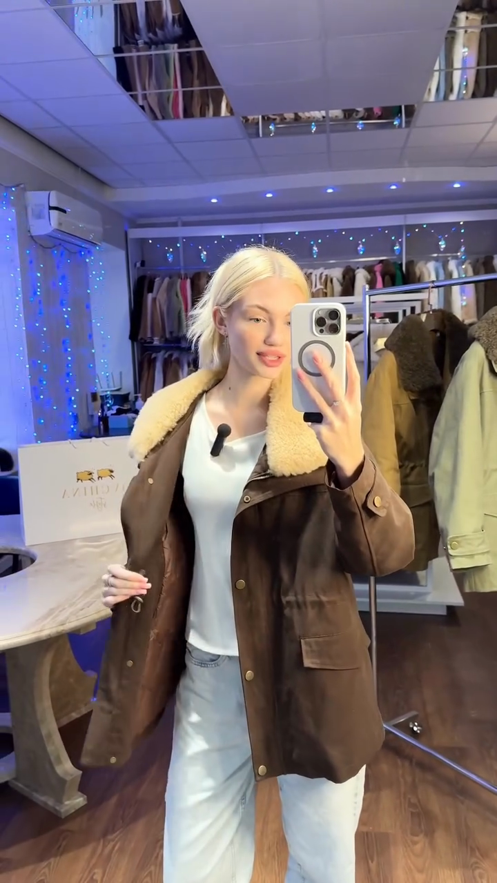 Wool collar drawstring parka