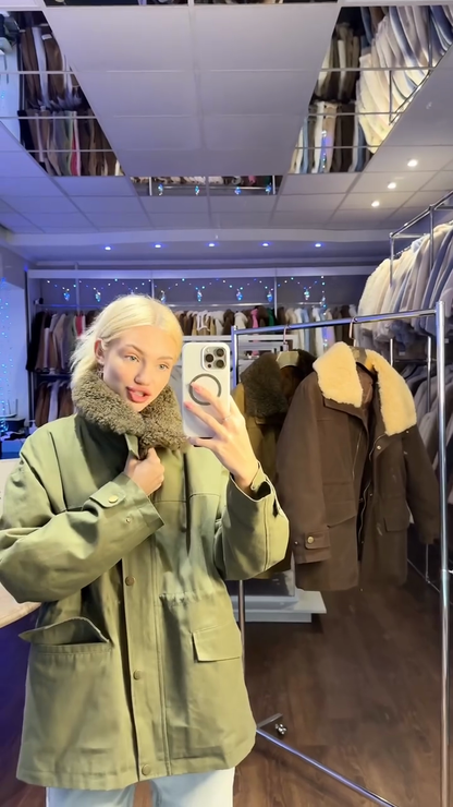 Wool collar drawstring parka