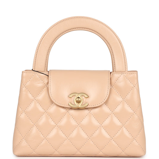 grand edition handbag – effortless luxury