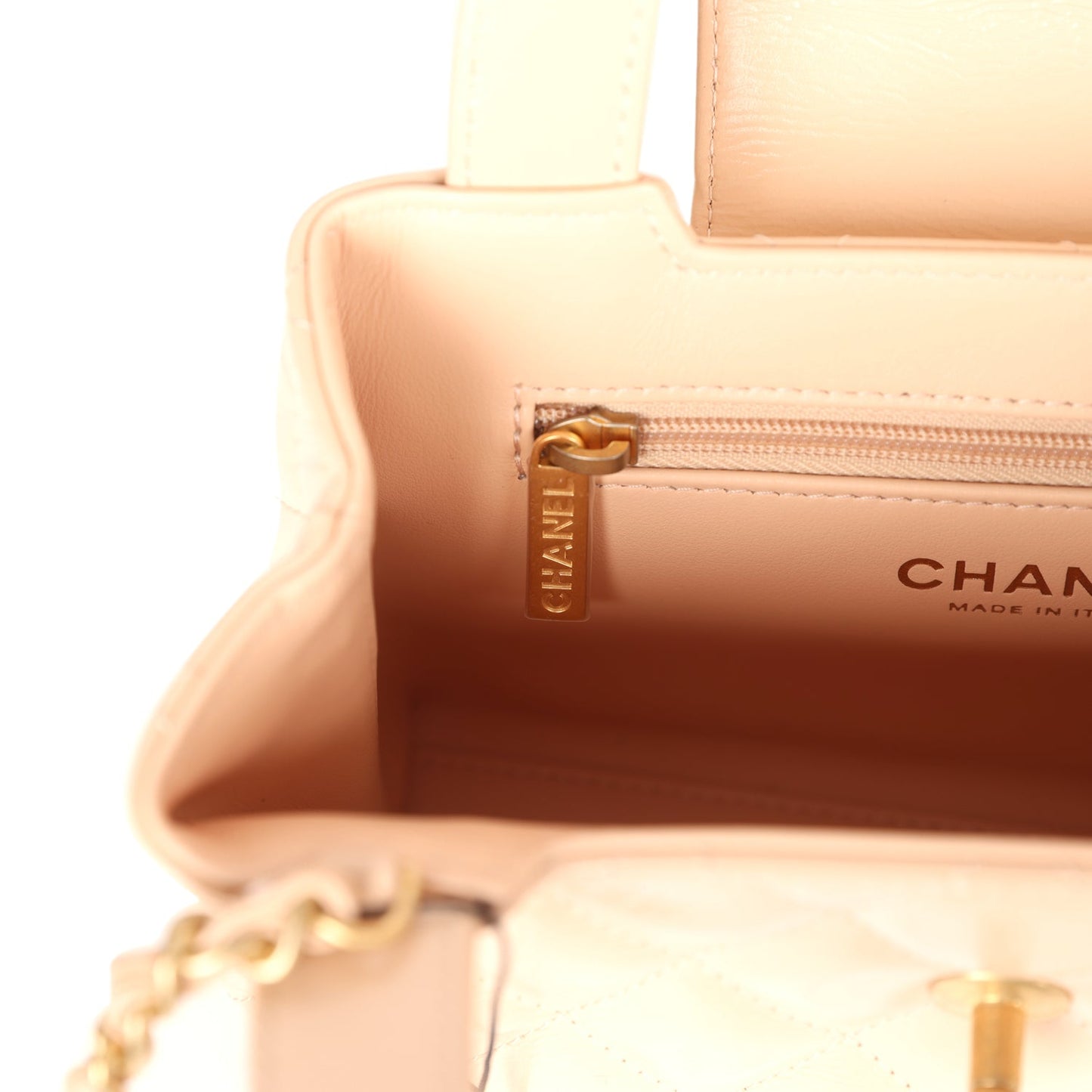 grand edition handbag – effortless luxury