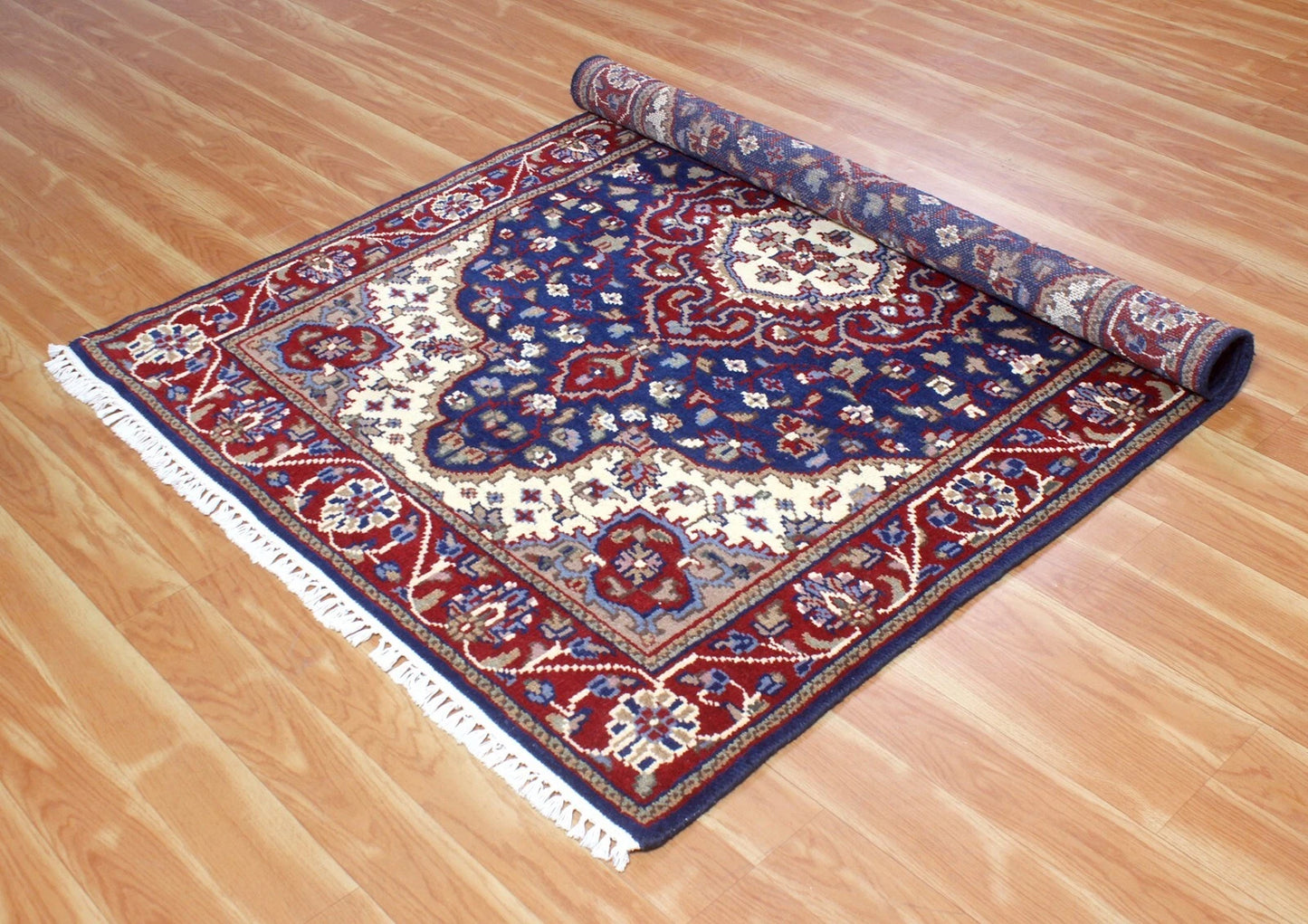 Regal Persian-Style Area Rug | Navy & Red (4' x 6')