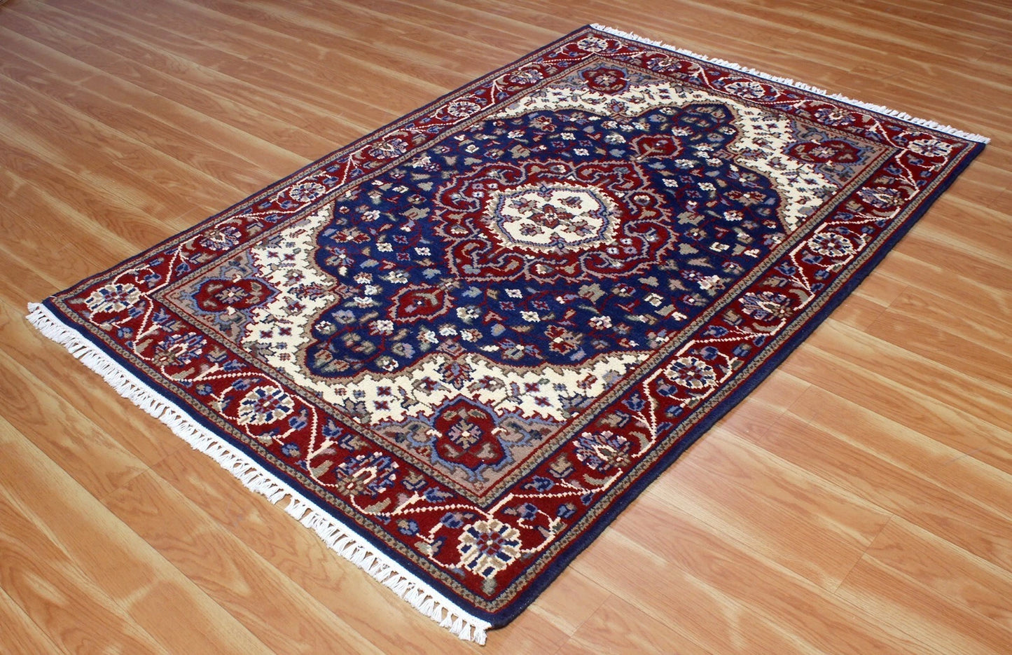 Regal Persian-Style Area Rug | Navy & Red (4' x 6')