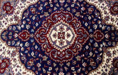 Regal Persian-Style Area Rug | Navy & Red (4' x 6')