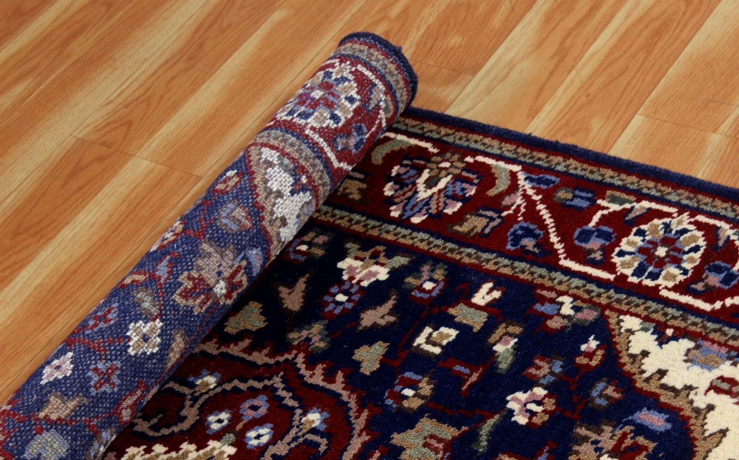 Regal Persian-Style Area Rug | Navy & Red (4' x 6')