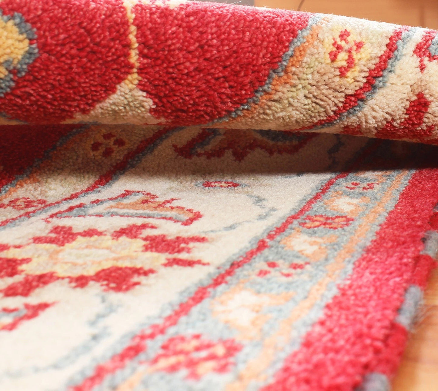 Vibrant Red Traditional Area Rug 6' x 8'