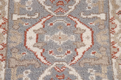 Chic Grey & Beige Traditional Accent Rug (2' x 3')