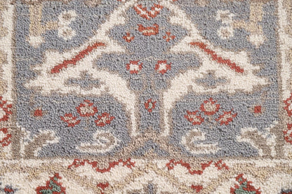 Chic Grey & Beige Traditional Accent Rug (2' x 3')