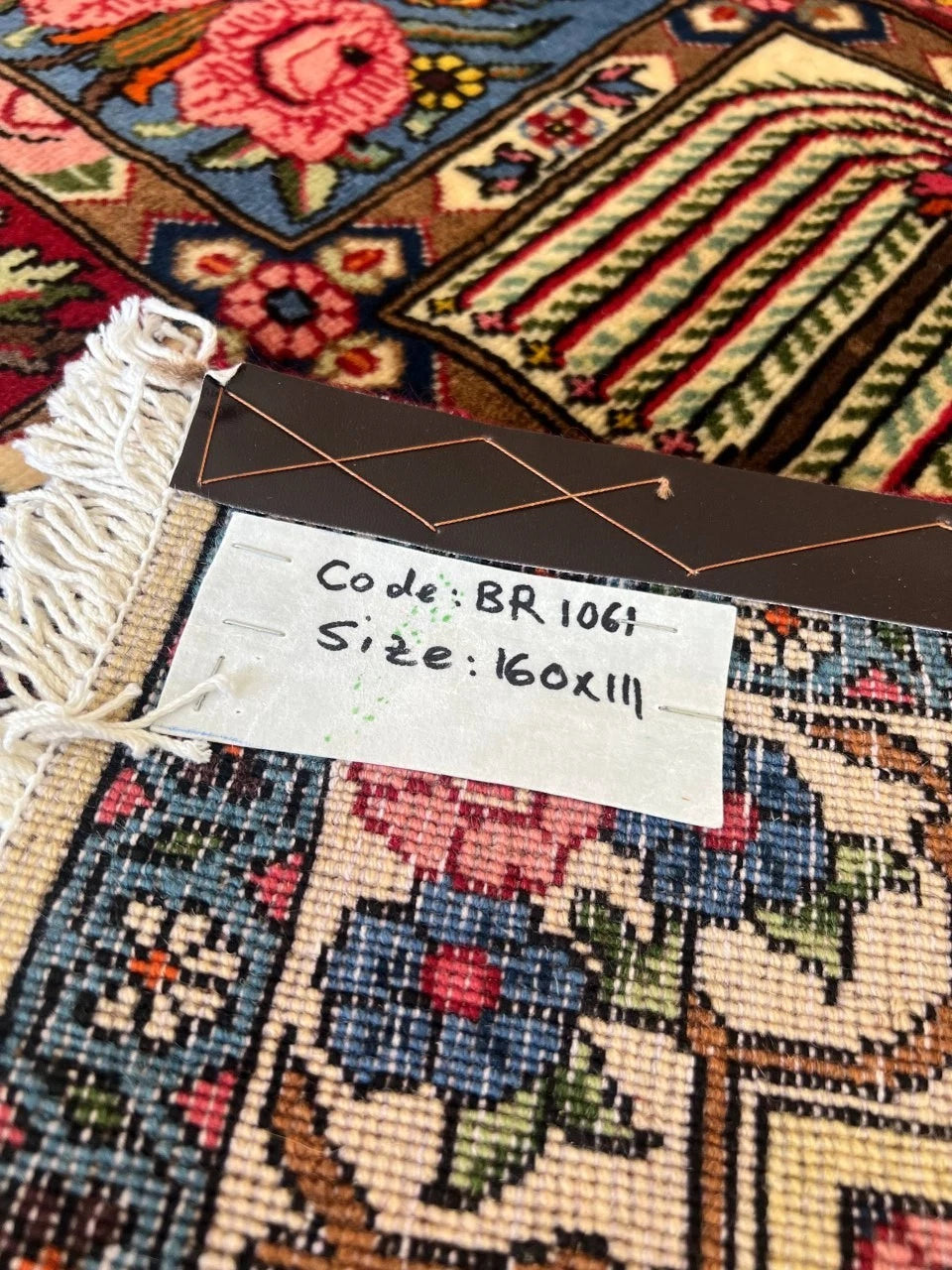 Unique Four-Panel Garden Area Rug  160 x 111 cm Pre-owned